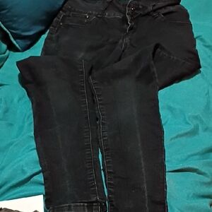 Elegant Black Skinny Jeans for Women